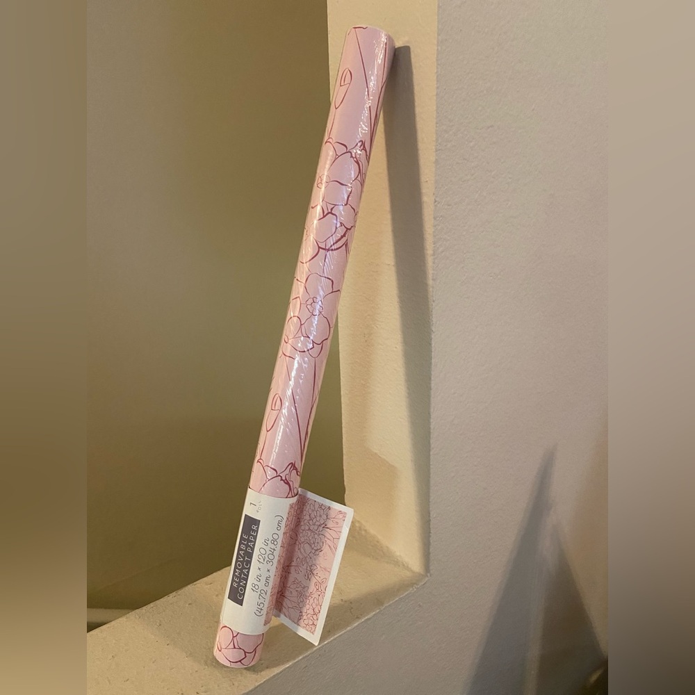 Removable Contact Paper Pink Floral Roll. NWT. 18X120.